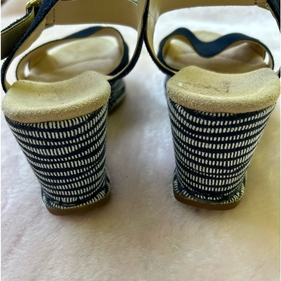 Clarks Akilah Eden Navy Blue Size 8.5 Wedge Shoes Striped Suede Sandals NEW - Picture 7 of 13